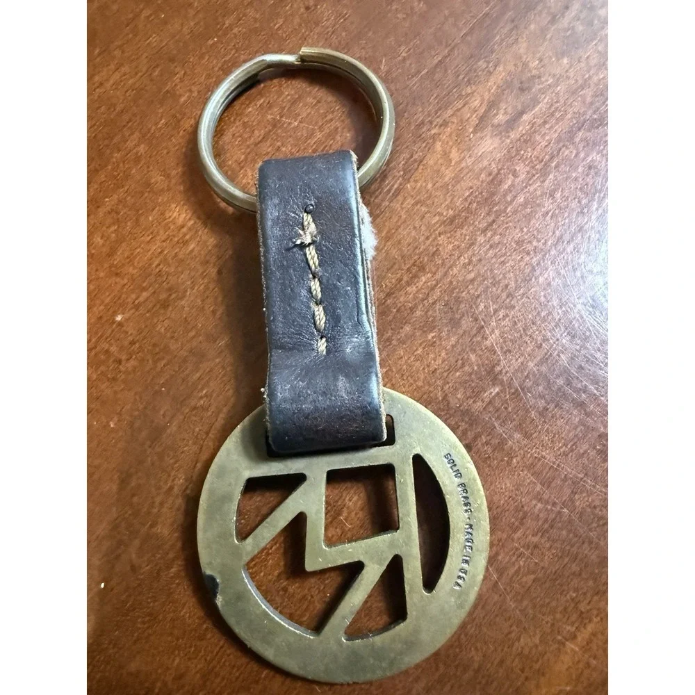 Vtg Marlboro Brand Solid Brass Leather Keychain Western Cowboy Tobacco Promo USA